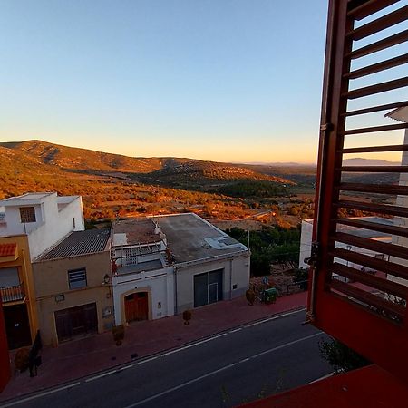 Tranquil And Spacious Townhouse In Historical And Picturesque Cervera Del Maestre Bagian luar foto