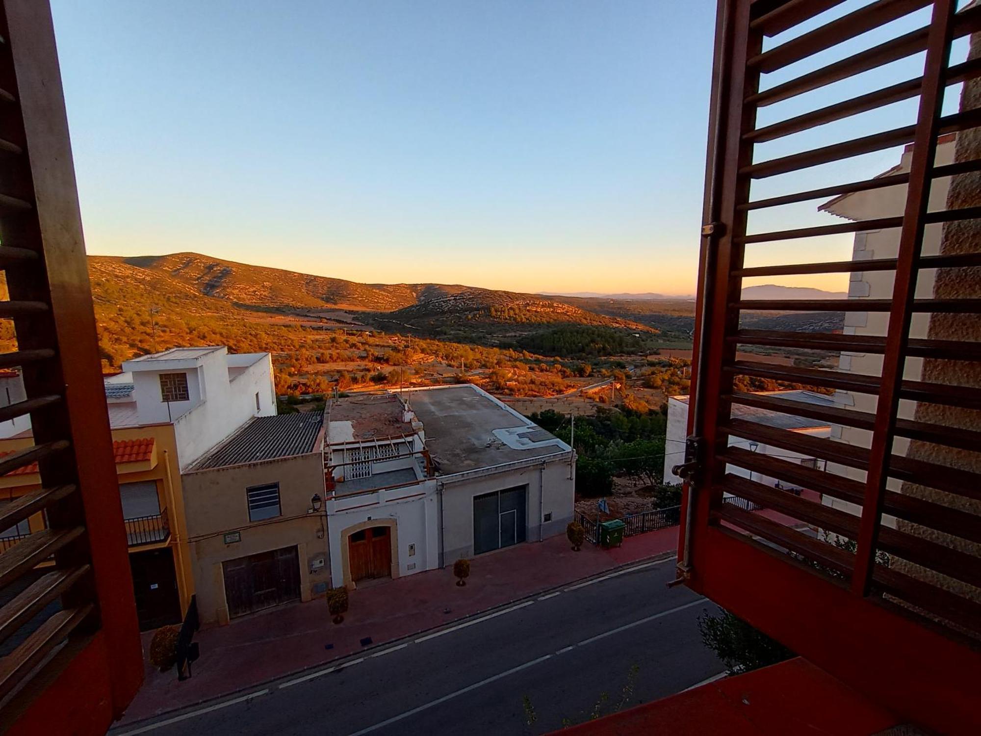 Tranquil And Spacious Townhouse In Historical And Picturesque Cervera Del Maestre Bagian luar foto