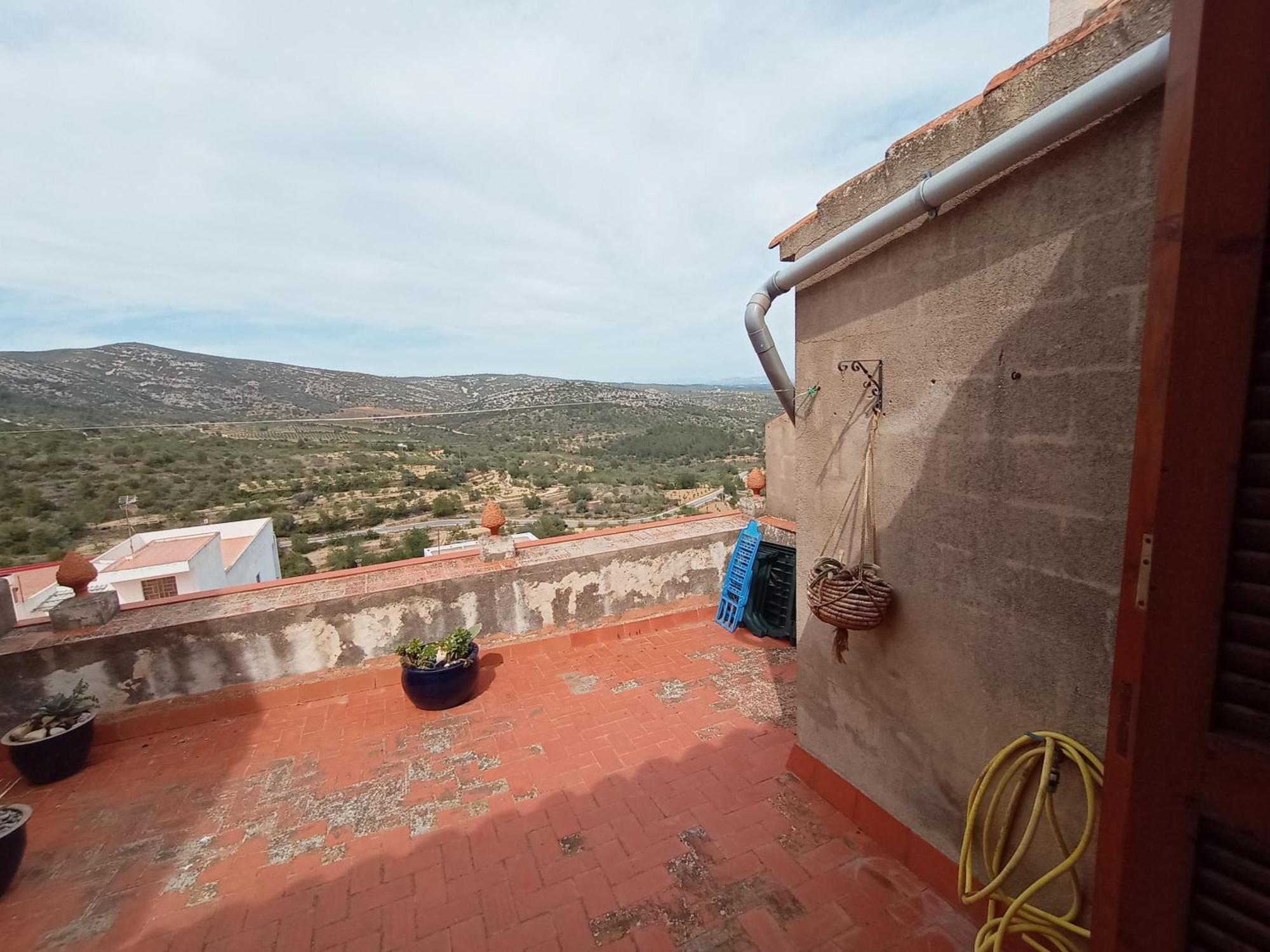 Tranquil And Spacious Townhouse In Historical And Picturesque Cervera Del Maestre Bagian luar foto
