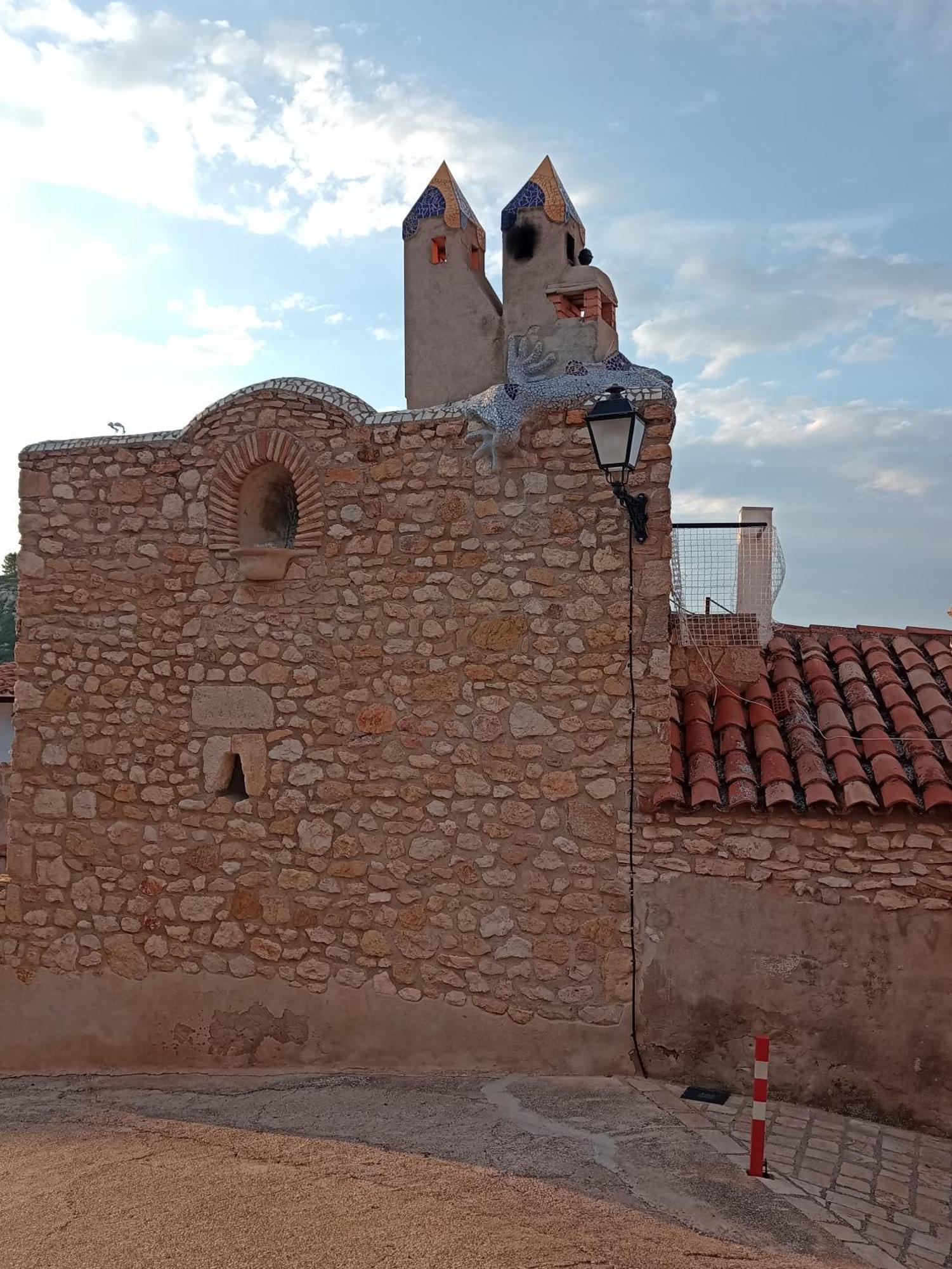 Tranquil And Spacious Townhouse In Historical And Picturesque Cervera Del Maestre Bagian luar foto