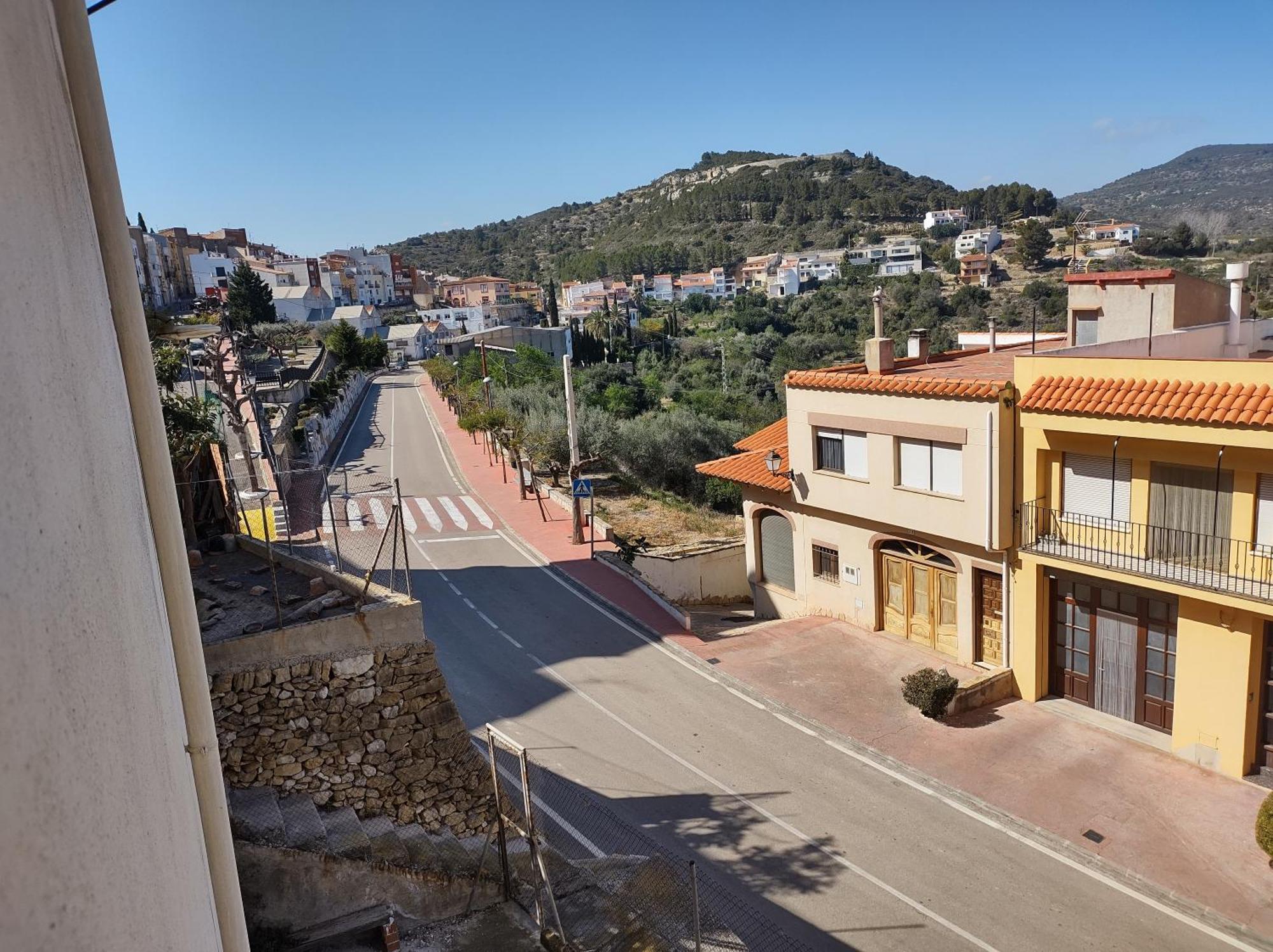 Tranquil And Spacious Townhouse In Historical And Picturesque Cervera Del Maestre Bagian luar foto