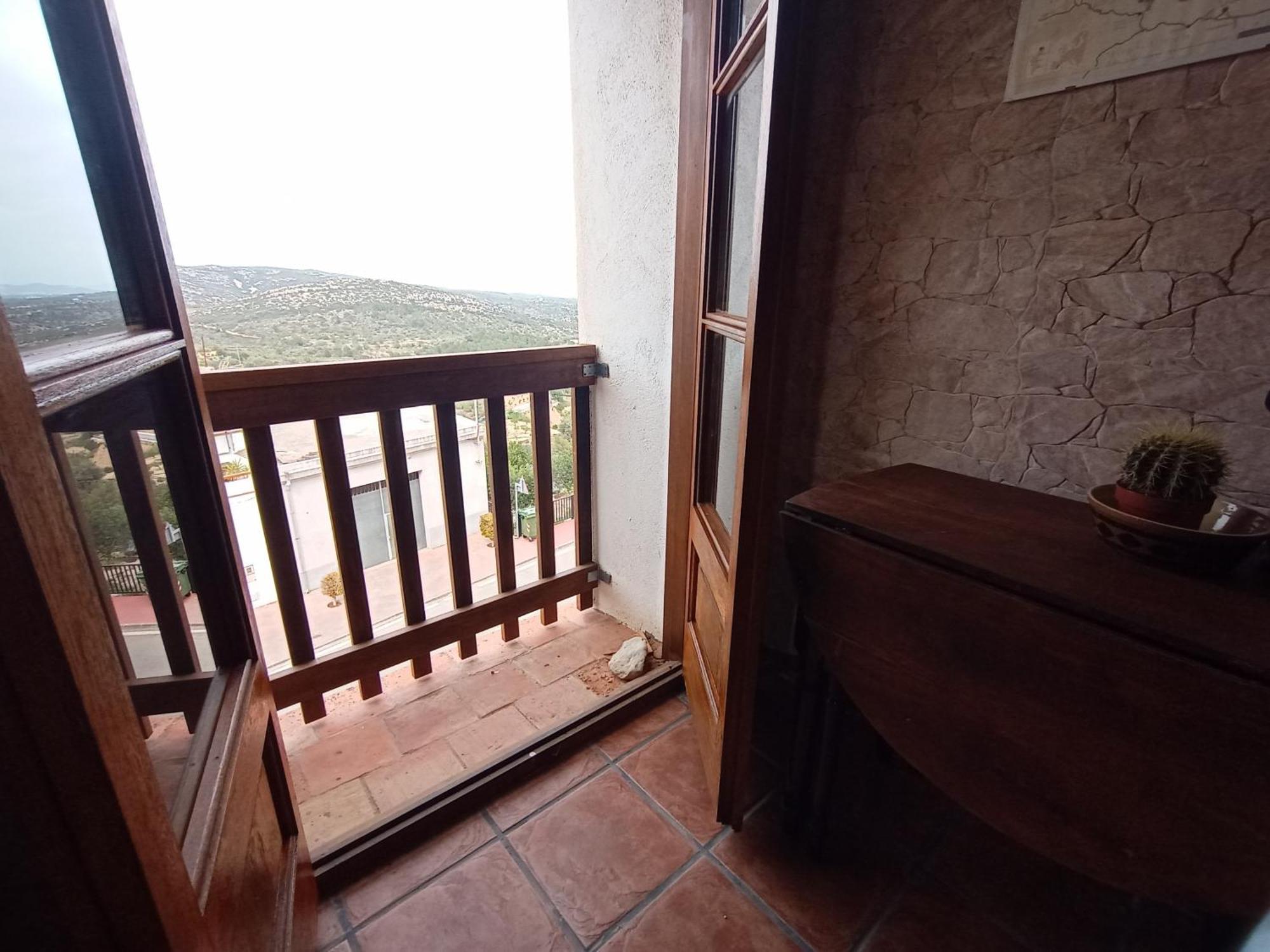 Tranquil And Spacious Townhouse In Historical And Picturesque Cervera Del Maestre Bagian luar foto