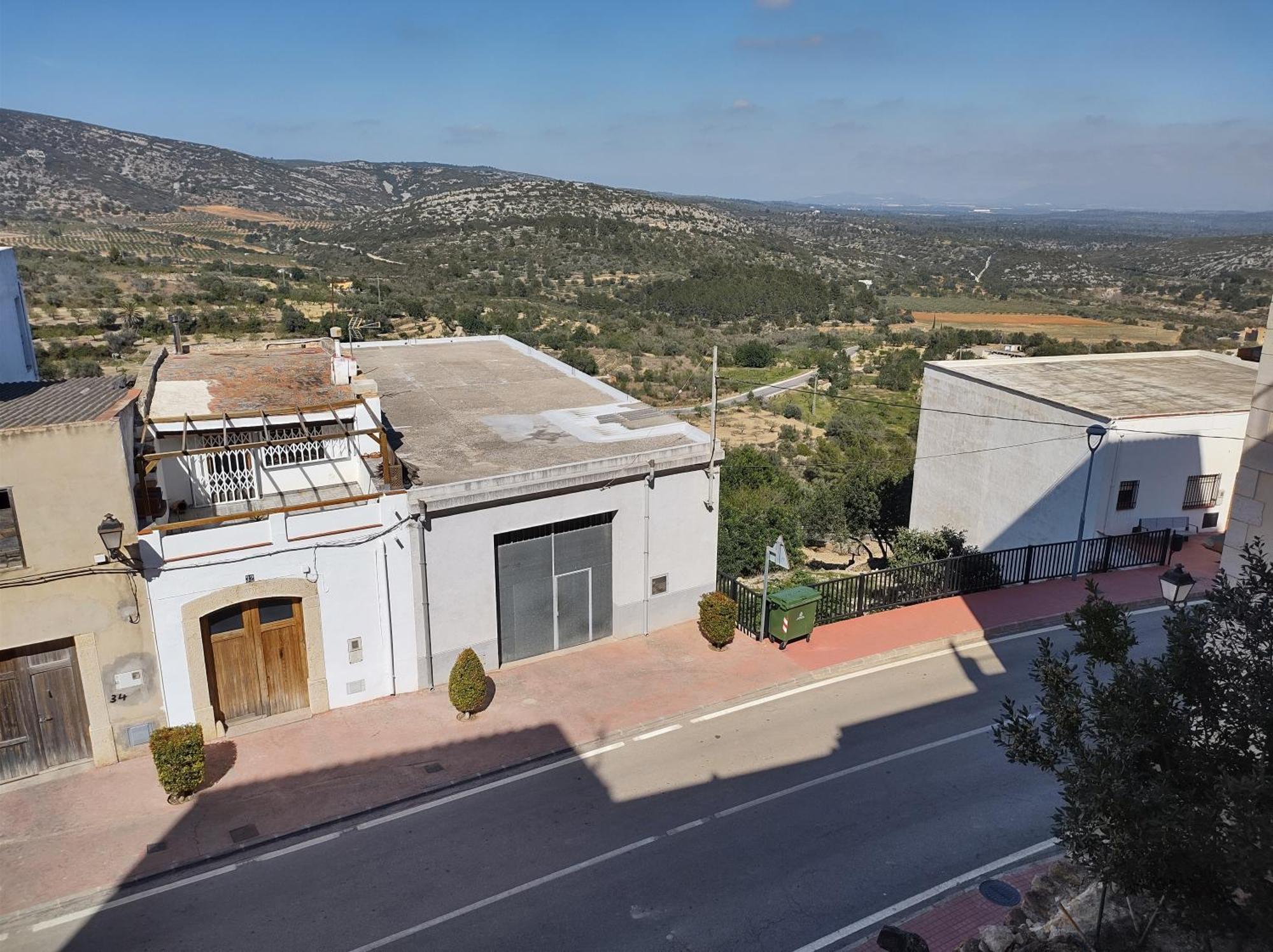 Tranquil And Spacious Townhouse In Historical And Picturesque Cervera Del Maestre Bagian luar foto