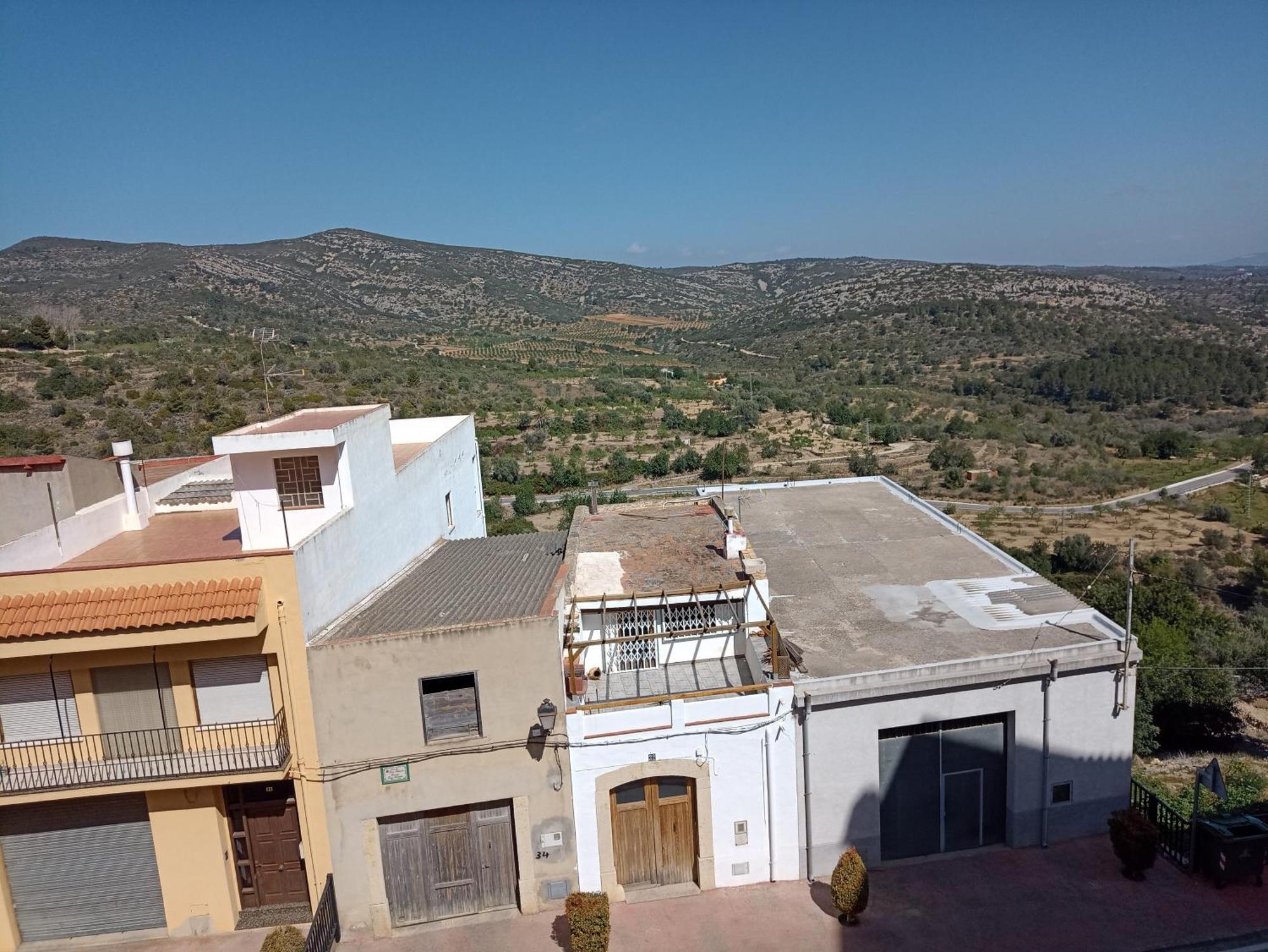 Tranquil And Spacious Townhouse In Historical And Picturesque Cervera Del Maestre Bagian luar foto